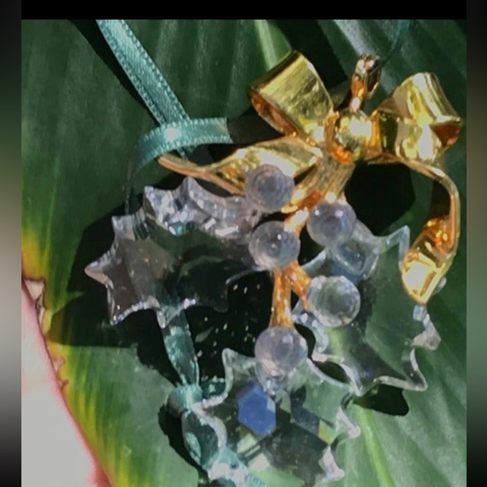 Vintage Swarovski Crystal Christmas Holly Memories Gold tone Ornament 2.25”